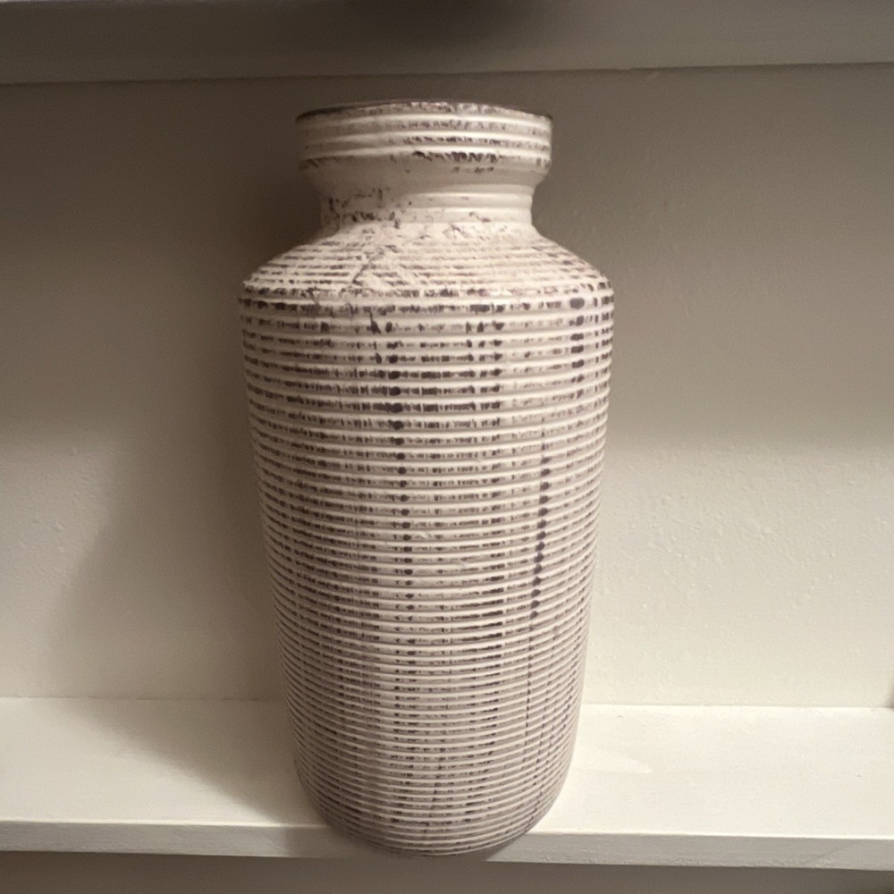 White Striped Ribbed Ceramic Flower Vase, Modern Matte Cylinder Freestanding